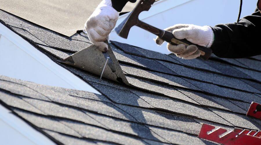 Professional residential roofers in Maple Hill, KS
